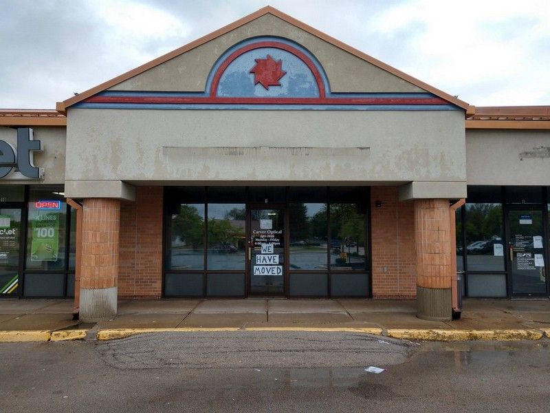 STERLING BAZAAR: 3311 N Sterling Ave, Peoria, IL 61604
